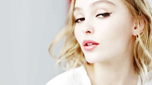 Gif Lily-Rose Depp